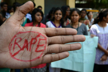 Hindistan’da tecavüze uğrayan kadınlara ‘bekaret testi’