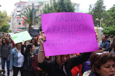 Aile arabuluculuğu kadınları şiddete mahkum edecek