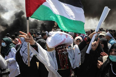 Gazze sınırında binlerce kadın eylemdeydi