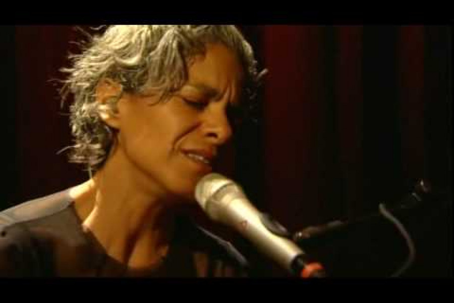 GÜNÜN ŞARKISI: Ghareebah