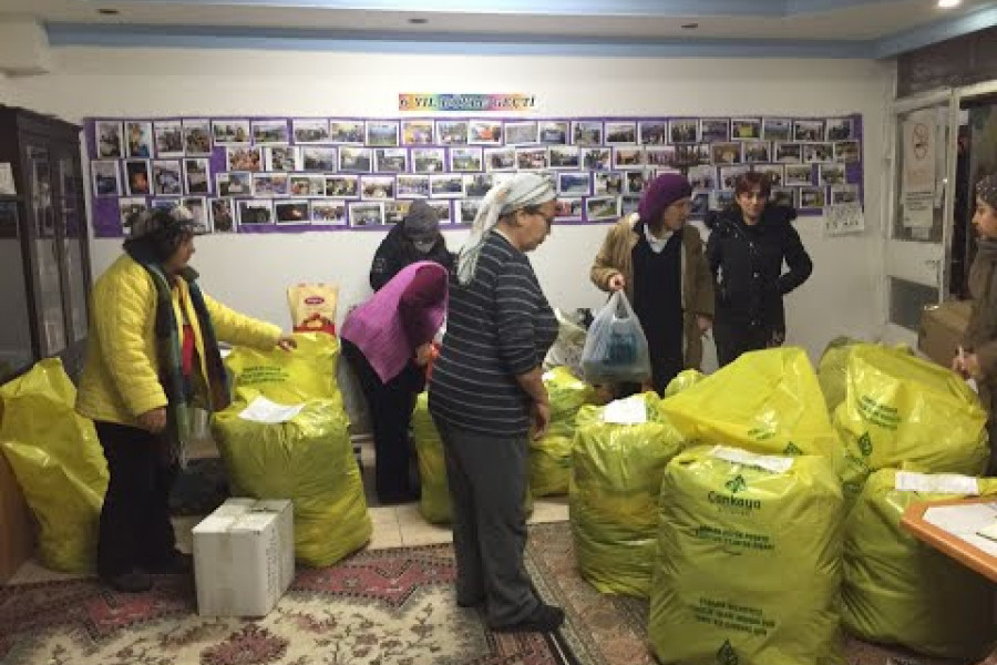 Tuzluçayır Kadınları Dayanışma Derneği: Gözümüz kulağımız deprem bölgesinde