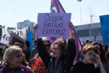 Kadınların vatanı, milleti, bayrağı