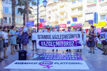 Kuşadası Kadın Platformu: Tek adamın haklarımızı elimizden almasına izin vermeyeceğiz