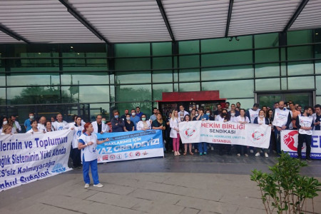 'Müjde' diye duyurulan tasarıya tepki gösteren sağlıkçılar iş bıraktı: Yeter artık hakkımızı verin