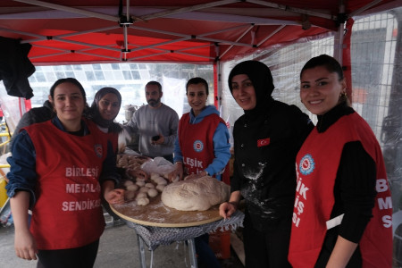 Patronların oyunu, işçilerin ortak mücadelesi var