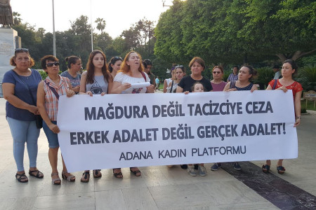 Tacizci yöneticinin ailesinden komşulara saldırı