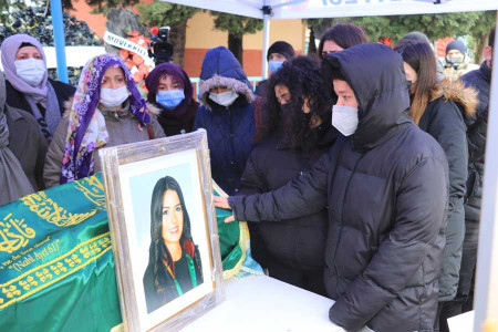 Avukat Dilara Yıldız, son yolculuğuna uğurlandı, yakınları ihmallere tepki gösterdi