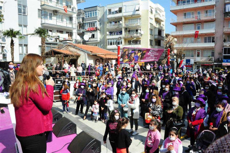 Balçova Belediyesi Kadın Danışma Merkezi kadınlar için hizmetlerini sürdürüyor