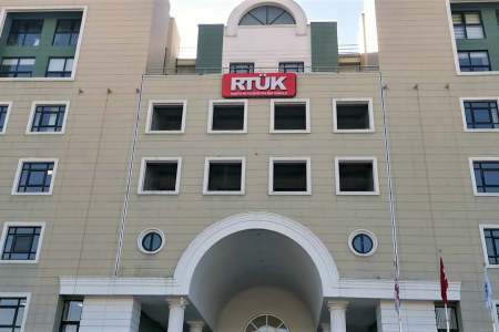 Bu hikaye ekranda başladı...