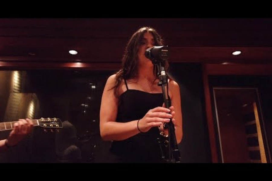 GÜNÜN ŞARKISI: Let Me Down Slowly