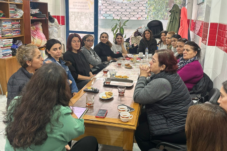 Küçükçekmece'de kadınlar eğitimde yaşanan sorunları tartıştı