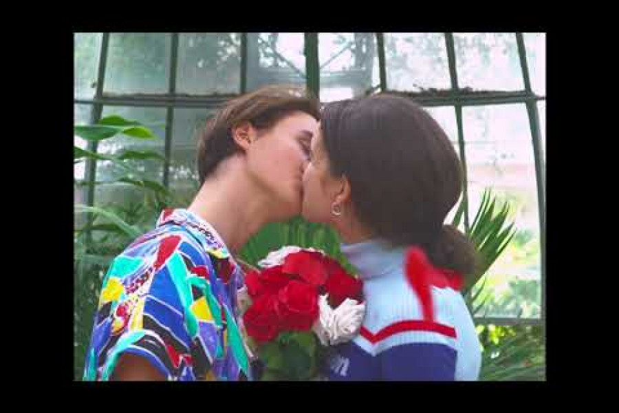 GÜNÜN ŞARKISI: Amour plastique