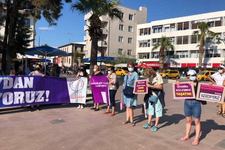 Ayvalık’ta kadınlar İstanbul Sözleşmesi için sokakta: Vazgeçmiyoruz!