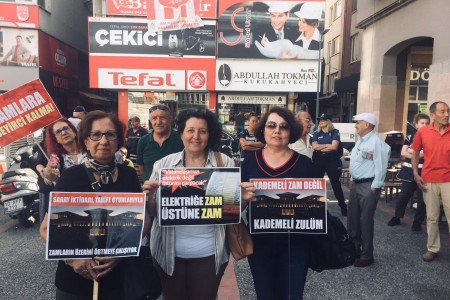 Balıkesir Kadın Platformu Cumhurbaşkanı'nın 'sürtük' sözüne ve hayat pahalılığına tepki gösterdi