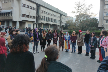 Boğaziçi Üniversitesinde kadınlar şiddete karşı yaşam zincirinde buluştu