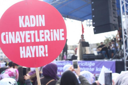 Ayrıldığı erkek tarafından cadde ortasında vuruldu