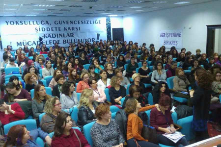 Kamu emekçisi kadınlar işyerlerindeki sorunlarını tartıştı: Temel sorun güvencesizlik