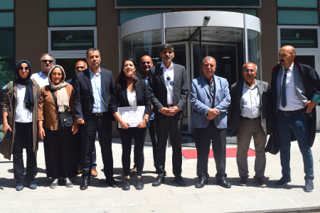Gaziantep Milletvekili seçilen Sevda Karaca mazbatasını aldı