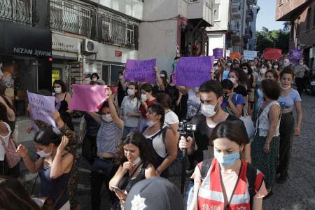 Eşitlik İçin Kadın Platformu: Sözleşmeden çekilme beyanları son bulana kadar nöbetteyiz