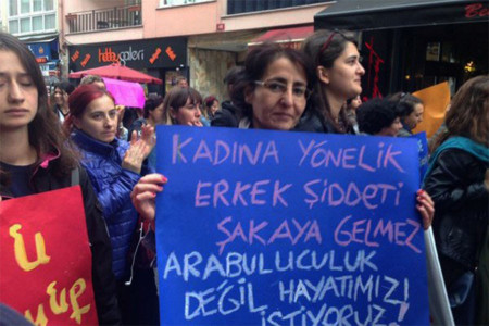 Denizli’de bir kadın erkek arkadaşı tarafından çocukları önünde bıçaklandı