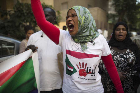 Sudan devriminin sembolü: Kadınlar