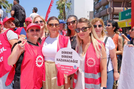 Genel-İş üyesi işçiler iş bıraktı| Buca Belediyesi işçisi bir kadın: Hakkımızı istiyoruz