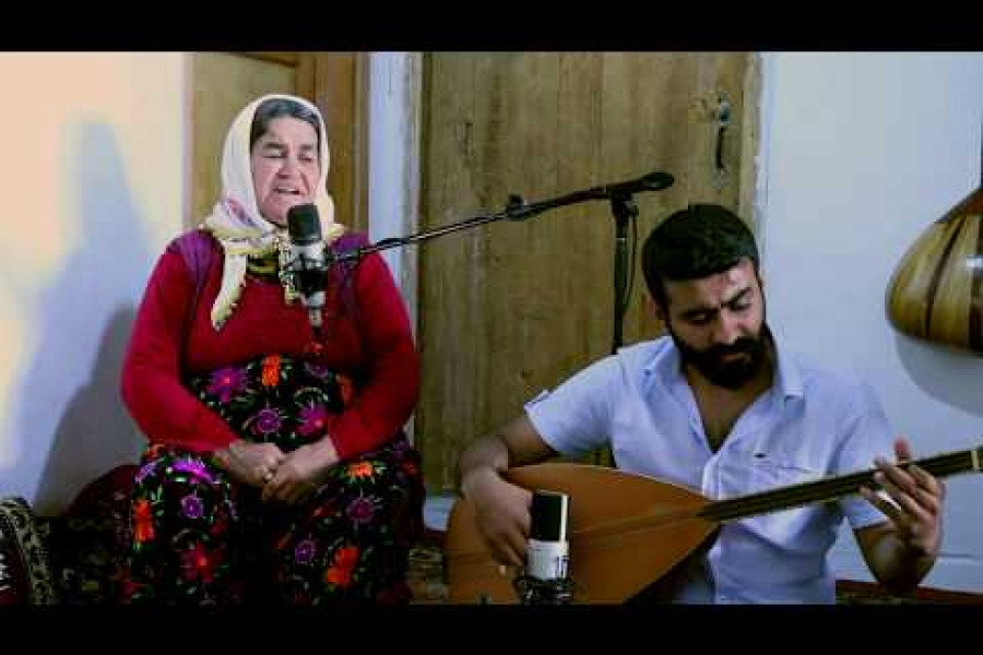 GÜNÜN ŞARKISI: Şah De