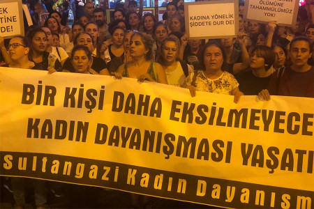 Gazi Mahallesi’nde kadınlar kadına yönelik şiddete karşı yürüdü