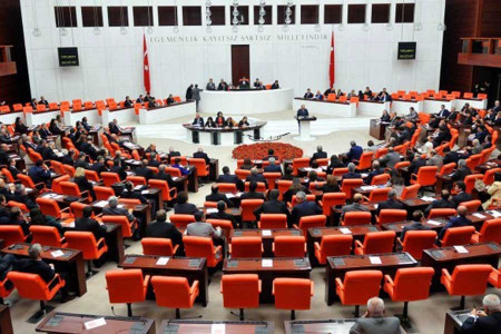 Kadın cinayetlerinin Meclis’te gündem edilmesi talebi AKP-MHP oylarıyla reddedildi