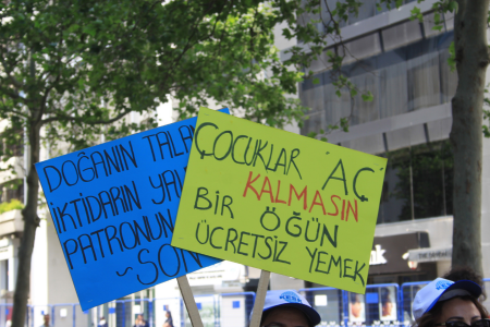 ‘Çocuklarımıza taş mı yedirelim?’