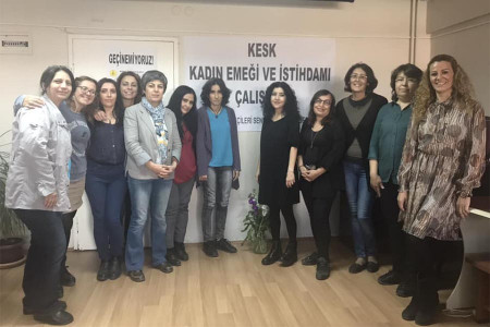 Kadınlar emeğine yönelik saldırılar ve mücadele olanaklarını tartışıyor