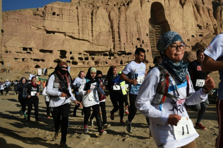Afganistan’da kadınlar eşit haklar için koştu