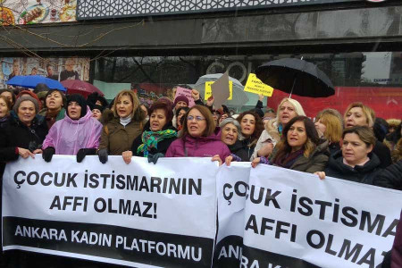 İşçiler geçim, iktidar istismarı affetme peşinde