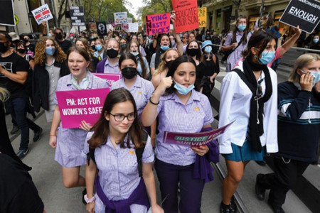 AVUSTRALYA: On binler tecavüze, istismara karşı sokakta