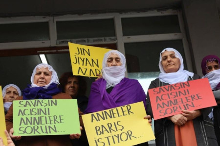 Kürt kadınlar, taziye çadırları ve çerçeve yasa