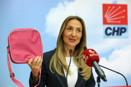 CHP’li Aylin Nazlıaka’dan okullarda 1 Öğün Ücretsiz Yemek açıklaması: Tasarrufu Saray harcamalarından yapın