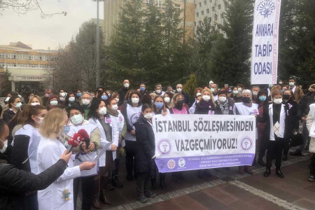 Ankara’da sağlık emekçileri: İstanbul Sözleşmesi’nden vazgeçmeyeceğiz