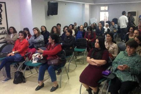 Adana’da 25 Kasım paneli: Kadınların daha fazla birlikteliğe ihtiyacı var