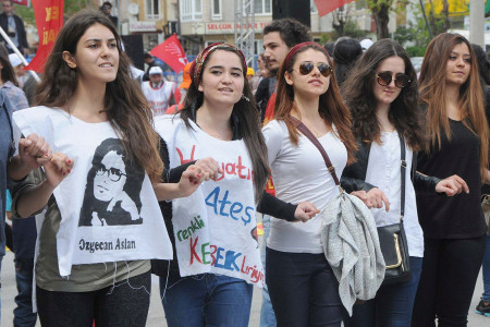 Genç kadınlar rahatsız: Böyle bir geleceğe mahkum değiliz