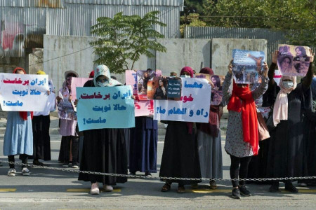 Afganistan'da üçüncü kez üniversite sınavı kadınlar olmadan yapıldı