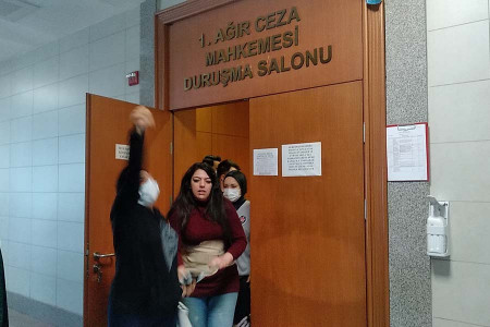 Hakimden Buse Güler'i yaralayan sanığa: Sen bir kişinin gece dışarı çıkma hakkına da zarar vermiş oluyorsun