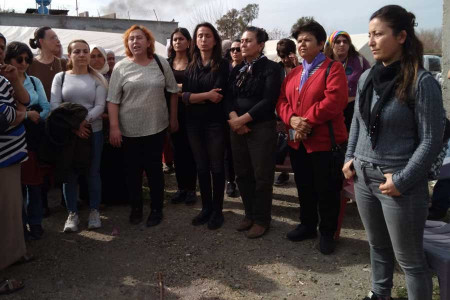 Adana Kadın Platformu Osmaniye’deki depremzede kadınları ziyaret etti