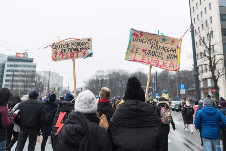 Polonya’da kadınlar kürtaj yasağını protesto etti