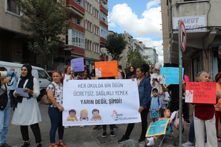 Küçükçekmece Ekmek ve Gül okul önünden seslendi: Sağlıklı beslenme tüm çocukların hakkıdır