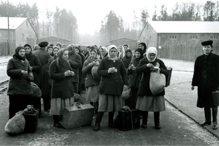 Nazi Almanyası’nda kadın işçiler: ÇALIŞ, İTAAT ET, HİZMET ET!