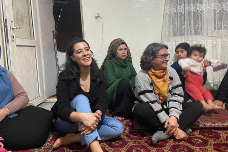 Gaziantep Milletvekili Adayı Sevda Karaca, göçmen kadınlarla buluşuyor