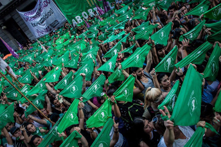 Arjantin, kadınları merdiven altına mahkum etti