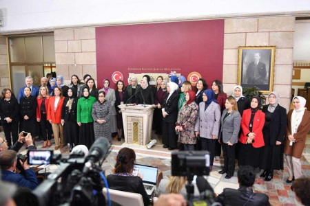 Cumhur İttifakı'nın başörtüsü ve aile düzenlemesini içeren anayasa teklifi Mecliste