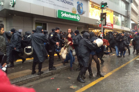Ankara'da 8 Mart: Polis saldırdı, kadınlar darp edildi, gözaltına alındı