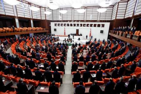 9. Yargı Paketi Mecliste | AYM kararına rağmen kadınlar tek başına kendi soyadlarını kullanamayacak